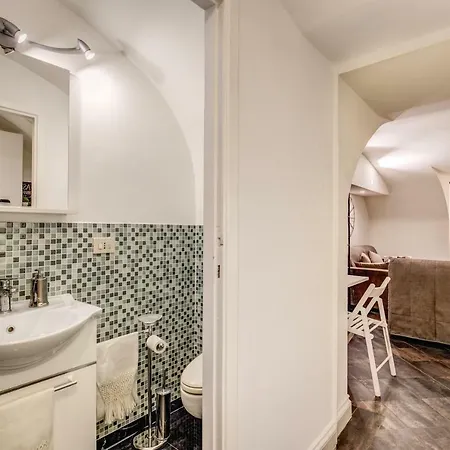 Fori Imperiali Lovely Apartment Rome