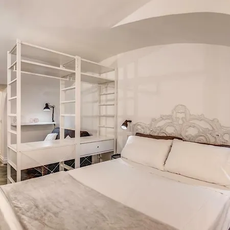 Fori Imperiali Lovely Apartment Rome