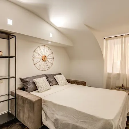 Fori Imperiali Lovely Apartment Rome